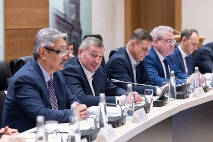 Андрей Бочаров провел совещание по вопросам развития системы ЖКХ Волгограда с участием руководителей профильных структур