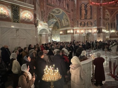 В Волгограде в соборе Александра Невского проходят рождественские богослужения