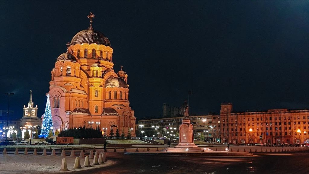Сегодня верующие приходят в храмы по всей Волгоградской области Сегодня верующие приходят в храмы по всей Волгоградской области