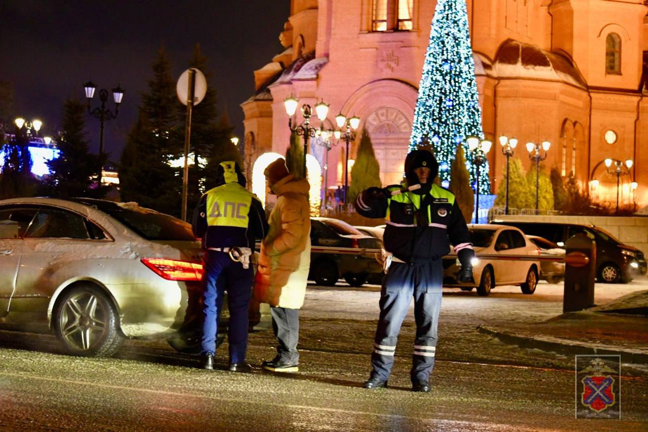 Сотрудники Волгоградской полиции обеспечили правопорядок в Рождественский сочельник